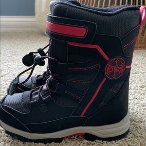 Totes Black Snow Boots